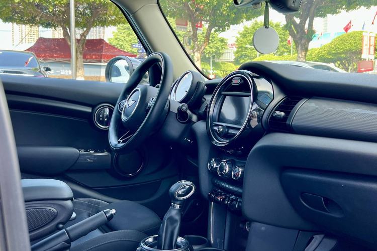 Used  MINI 2016 1.5T COOPER Five-Door Edition
