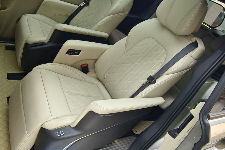 Used Buick GL8 2022 ES Land Cruiser 653T Luxury Model
