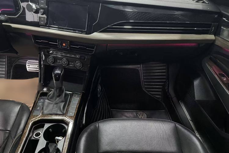 Used Volkswagen Passat 2019 330TSI Luxury Edition China VI Standard
