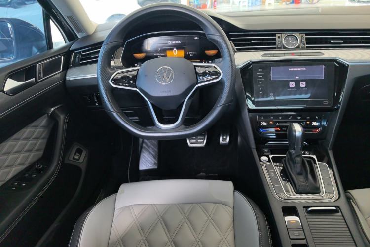 Used Volkswagen Magotan 2023 2 Million Units Limited Edition 330TSI DSG Leading Version