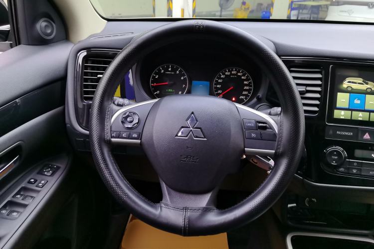 Used Mitsubishi Outlander 2021 Revised Version 2.0L Two-Wheel Drive Comfort Edition 5 Seats
