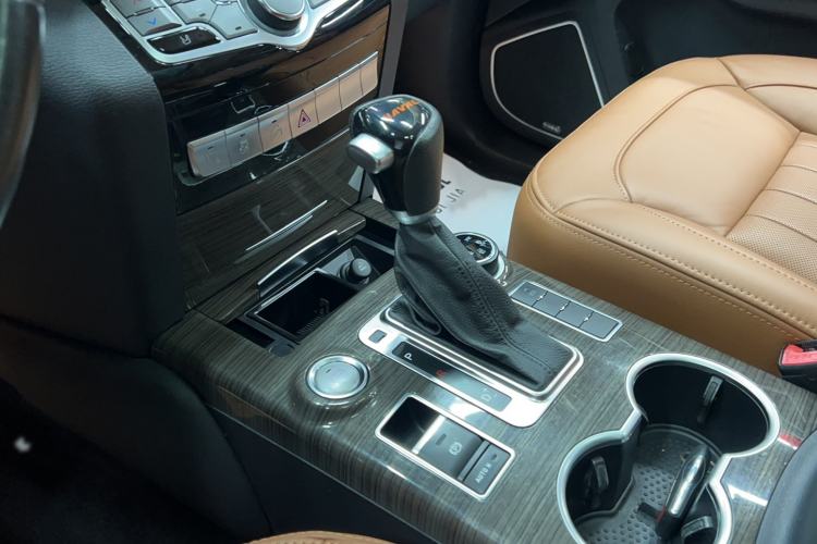 Used Haval H9 2015 2.0T Four-Wheel Drive Ultra-Luxury 7-Seater
