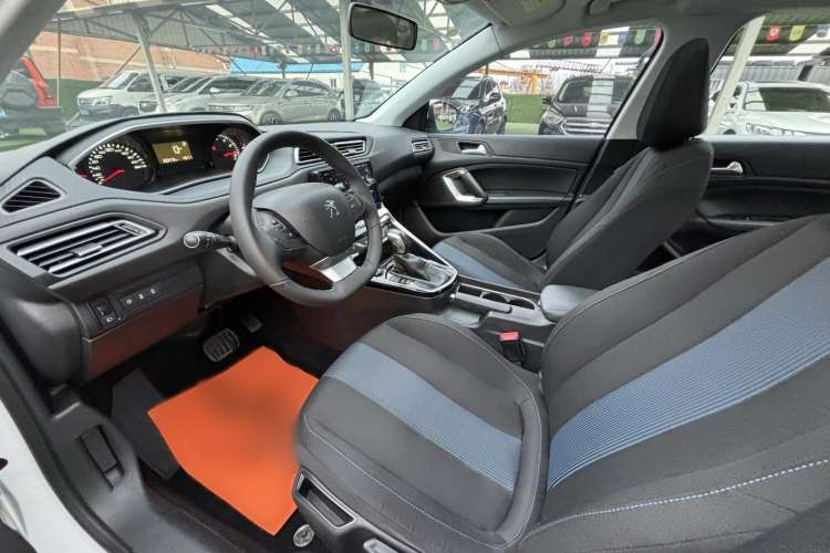 Used Peugeot 308 2018 1.6L Automatic Luxury Edition
