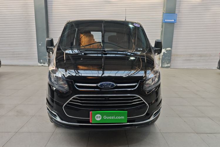 Used Ford Transit 2020 2.0T Diesel Multi-Function Commercial Vehicle Mid-Chassis Low-Roof Design with Dual Rear Doors Emission Standard China V