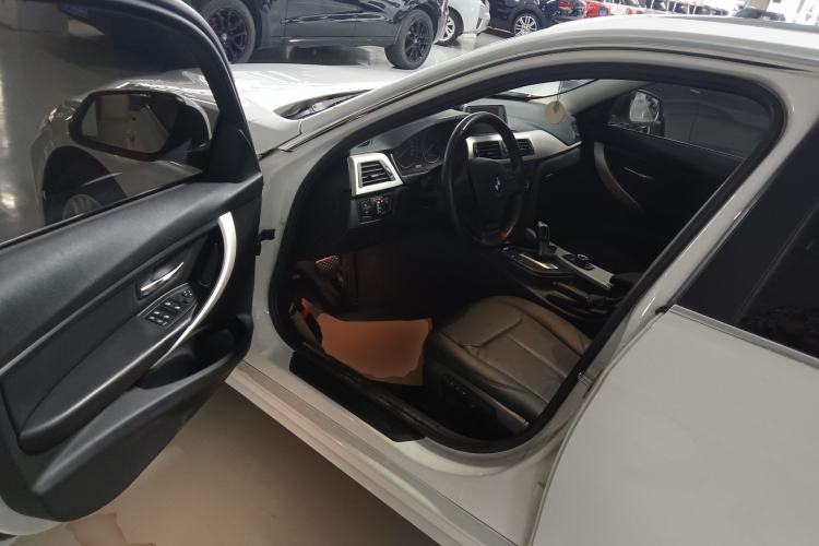Used BMW 3 Series 2014 320Li Fashion Model
