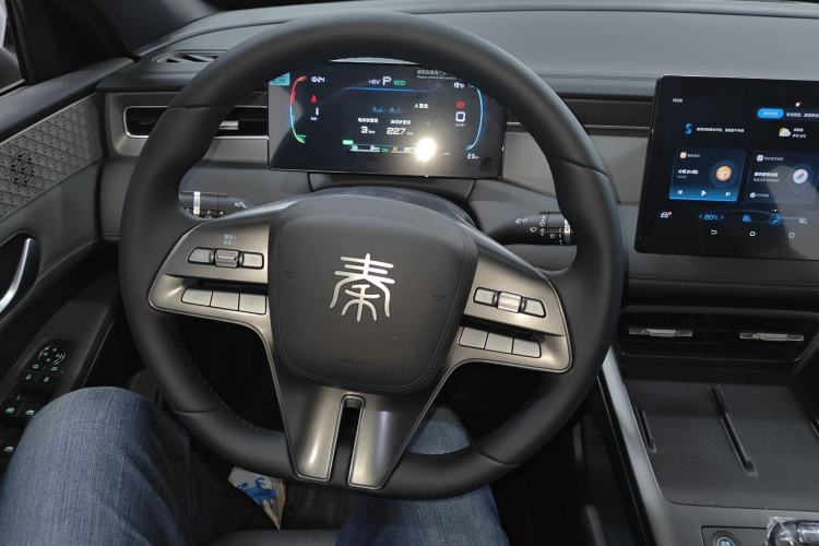 Used BYD Qin PLUS 2025 DM-i Smart Drive 55KM Leading Model
