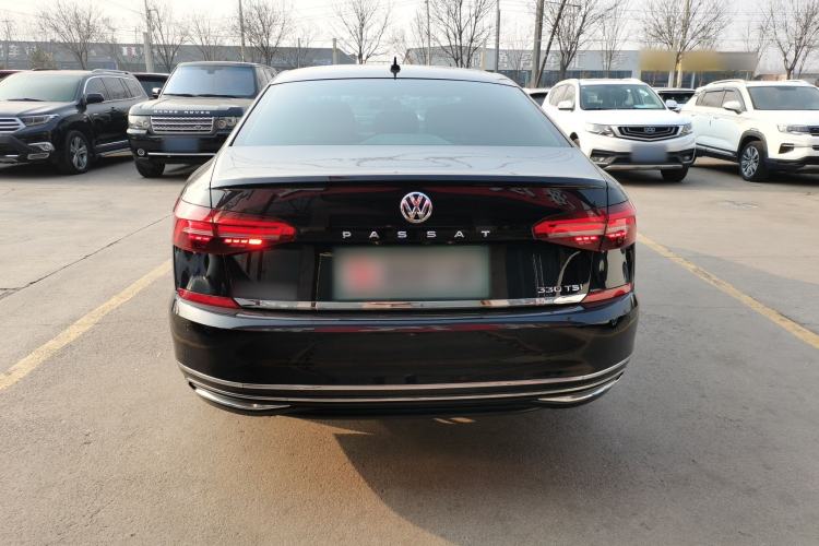 Used Volkswagen Passat 2019 330TSI Luxury Edition China VI Standard

