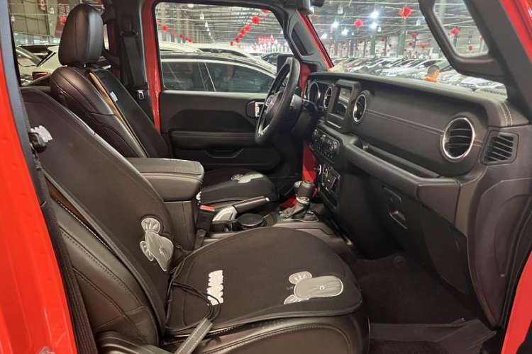 Used  Wrangler 2019 2.0T Sahara Four-Door Version China VI Emission Standard