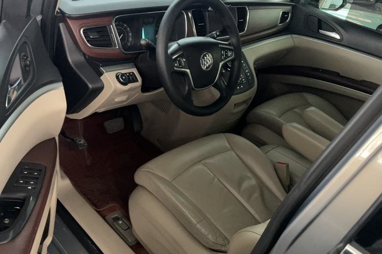 Used Buick GL8 2018 28T Luxury Model China VI Standard
