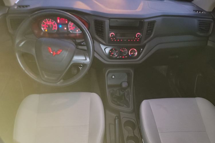 Used Wuling Hongguang V 2022 1.5L Jingqu Edition Electric-Assist LAR
