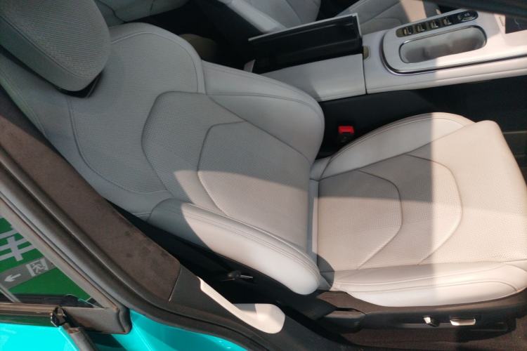 Used Xiaomi Auto SU7 2024 Four-Wheel Drive Ultra-Long Range Advanced Intelligent Driving Max Edition