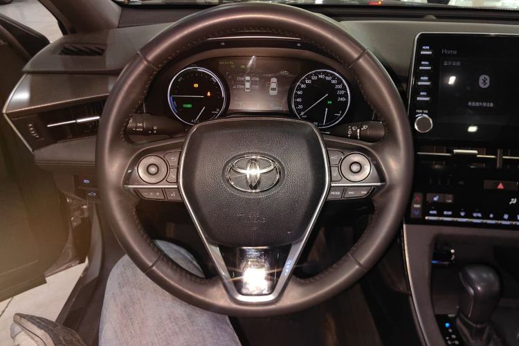 Used Toyota Avalon 2019 Dual-Engine 2.5L XLE Prestige Version China VI Standard
