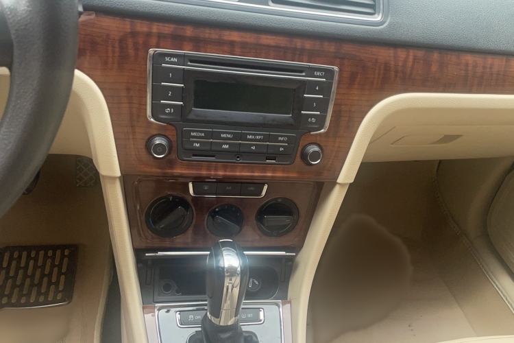 Used Volkswagen Lavida 2013 Restyled Classic 1.6L Automatic Comfort Edition
