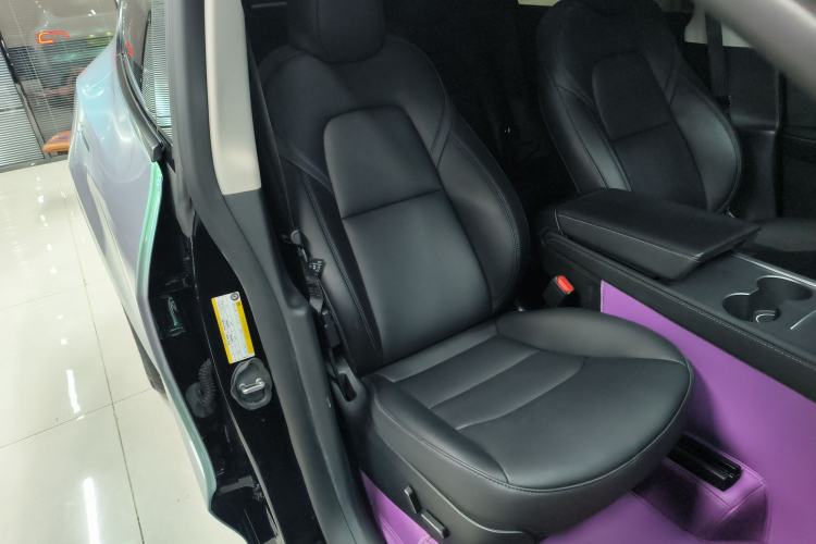 Used Tesla Model Y 2023 Long-Range All-Wheel-Drive Version
