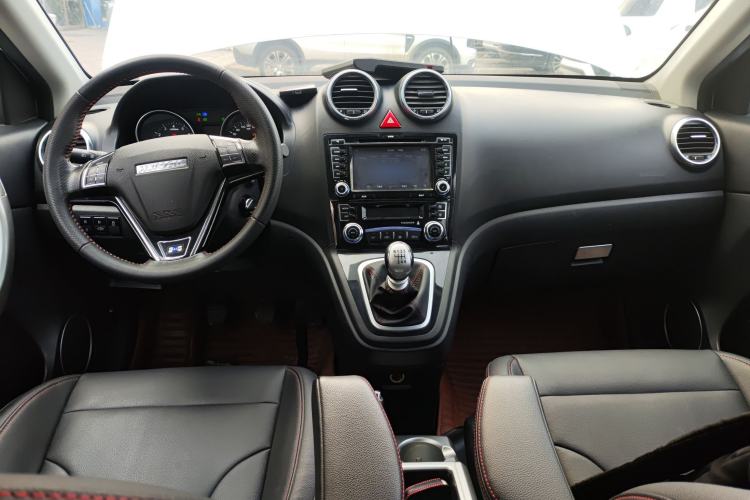 Used Haval H6 2016 Upgraded Model 1.5T Manual Two-Wheel Drive Elite Version
