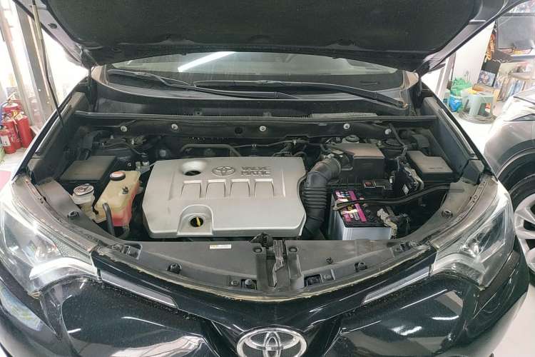 Used Toyota RAV4 2018 2.0L CVT Two-Wheel Drive Fashion X Edition