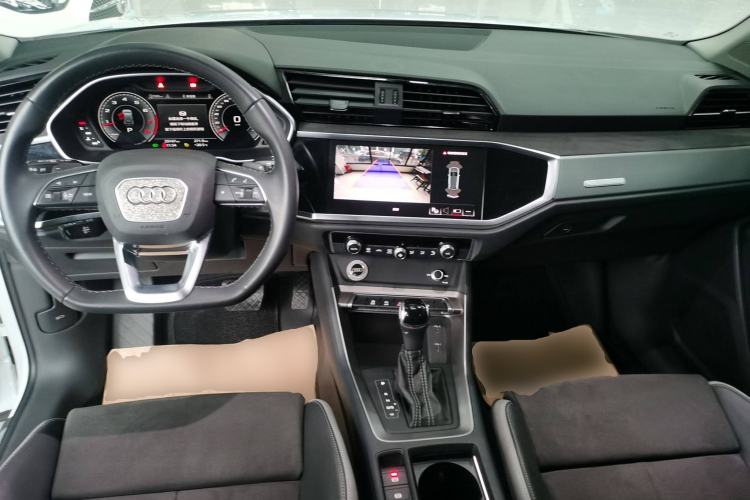 Used Audi Q3 2023 35 TFSI Fashion Dynamic Model (1.5T)
