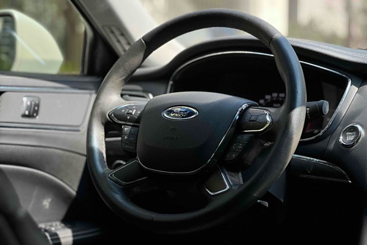 Used Ford Taurus 2015 EcoBoost 245 Fashion Edition
