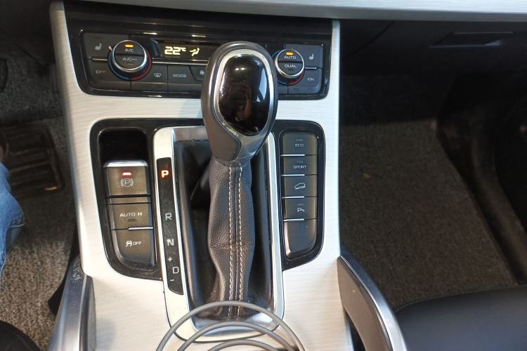 Used Geely Auto Emgrand X7 Sport 2018 1.8TD Automatic Two-Wheel Drive Smart Connect 4G Internet Edition
