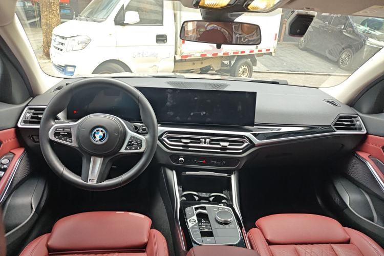 Used BMW i3 2022 eDrive 35 L
