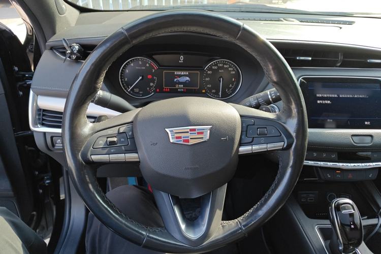 Used Cadillac XT4 2021 28T Two-Wheel Drive Leading Version
