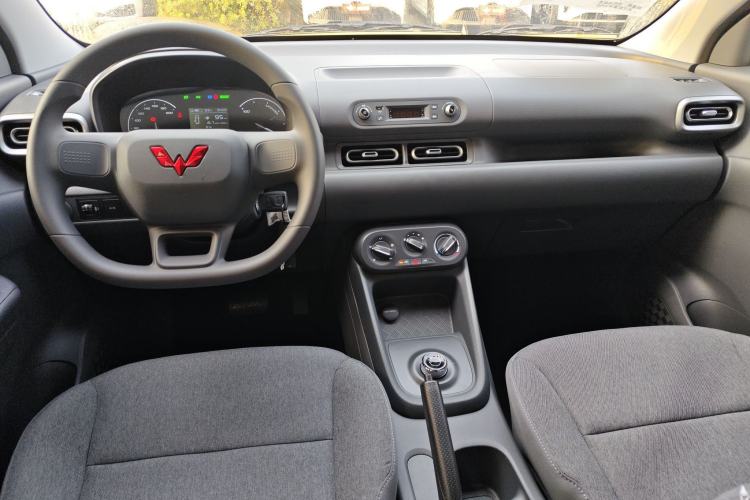 Used Wuling Hongguang New Energy 2024 All-Electric Model 300KM Practical Version