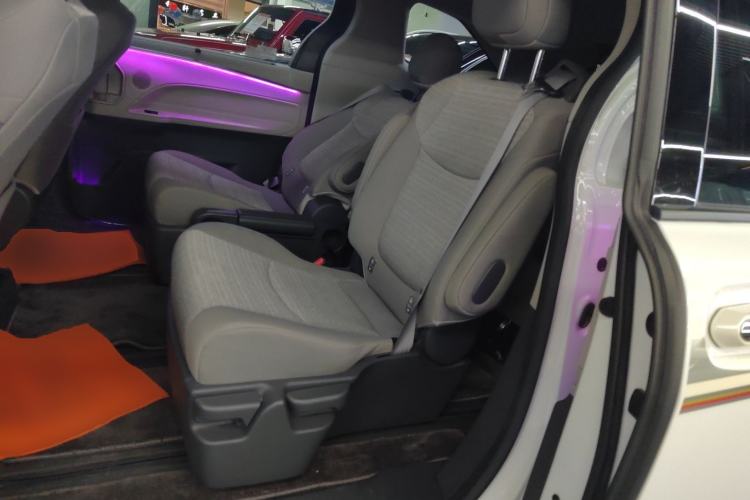 Used Toyota Sienna 2023 2.5L Hybrid Comfort Edition
