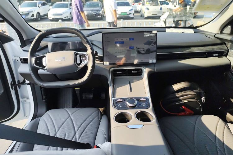 Used  L6 2025 EM-i 60km Launch Edition
