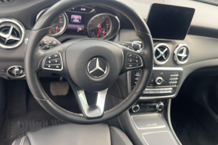 Used Mercedes-Benz GLA 2018 GLA 200 Fashion Model
