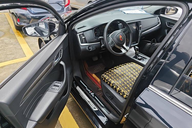 Used Roewe i6 2020 PLUS 1.6L CVT 4G Connected Glory Flagship Edition
