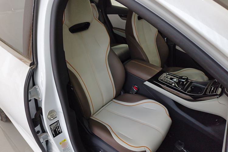 Used BYD Qin PLUS 2024 HONOR Edition DM-i 120KM Excellence Model
