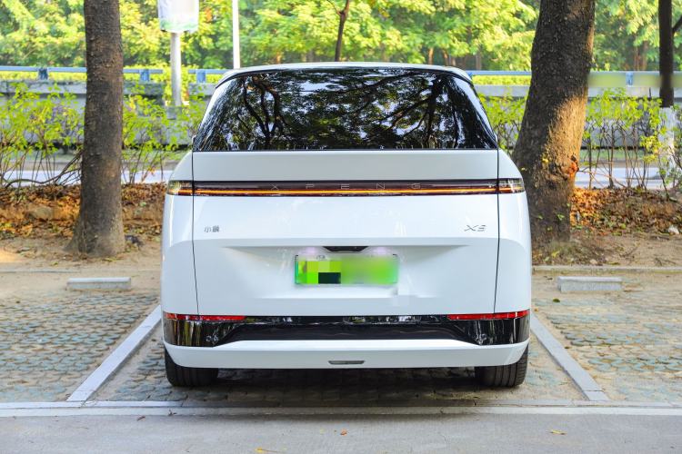 Used XPeng X9 2024 702 Ultra-Long Range Pro
