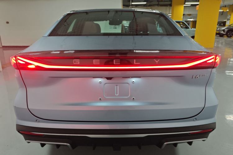 Used  L6 2025 EM-i 140km Starship Edition