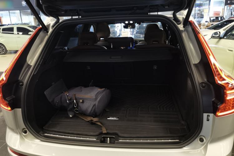 Used Volvo XC60 2022 B5 4x4 Zhiya Luxury Edition
