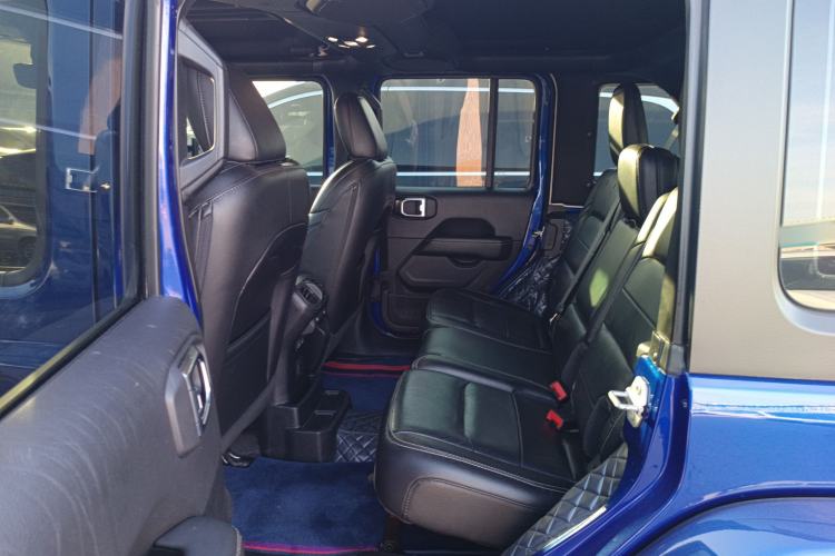 Used  Wrangler 2019 2.0T Sahara Four-Door Version China VI Emission Standard
