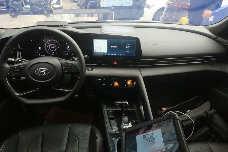 Used Hyundai Elantra 2022 240TGDi DCT LUX Prestige Edition