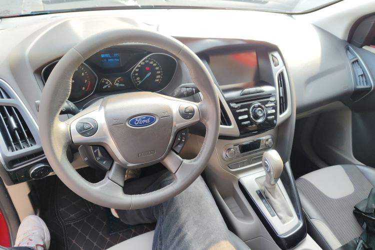 Used Ford Focus 2012 Hatchback 1.6L Automatic Fashion Edition
