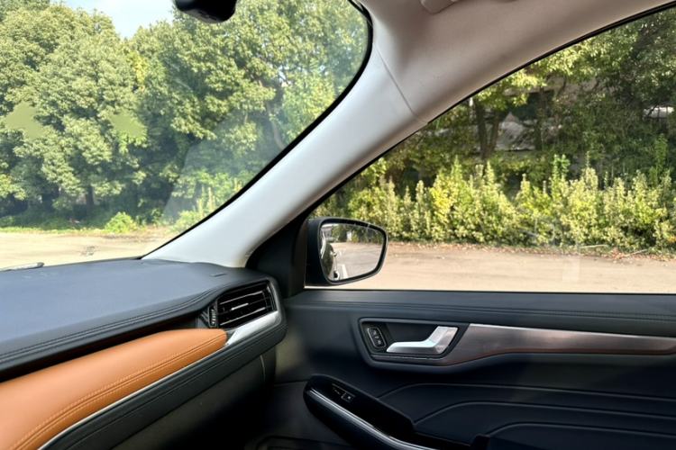 Used Ford Escape 2020 EcoBoost 245 Four-Wheel Drive Luxury Edition
