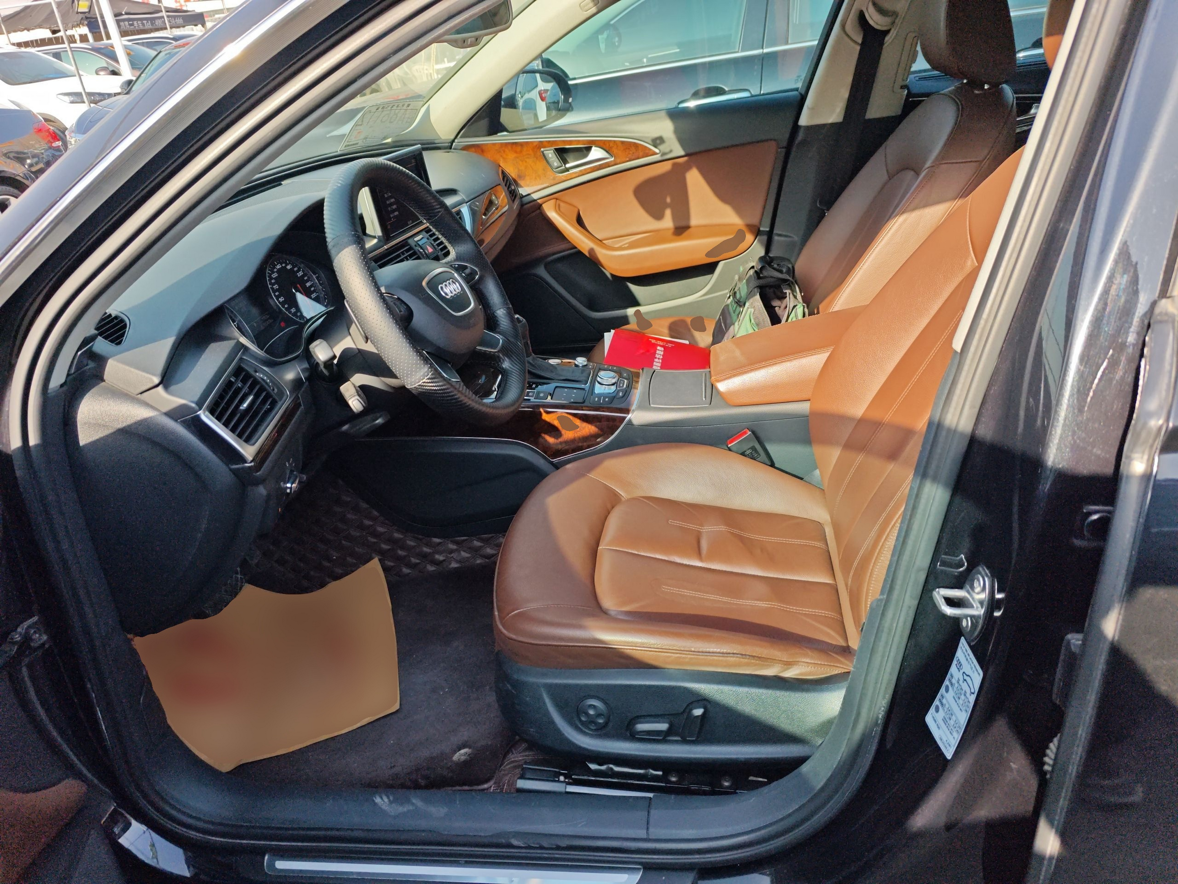 المقاعد الأمامية داخل السيارة