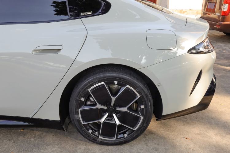 Used  SU7 2024 Rear-Drive Long-Range Intelligent Driving Version
