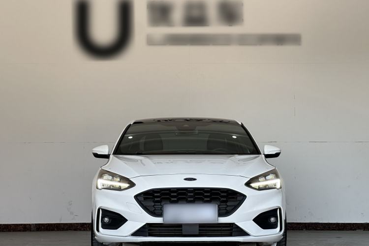 Used Chevrolet Cruze 2018 Hatchback 320 Automatic Pioneer Sunroof Edition
