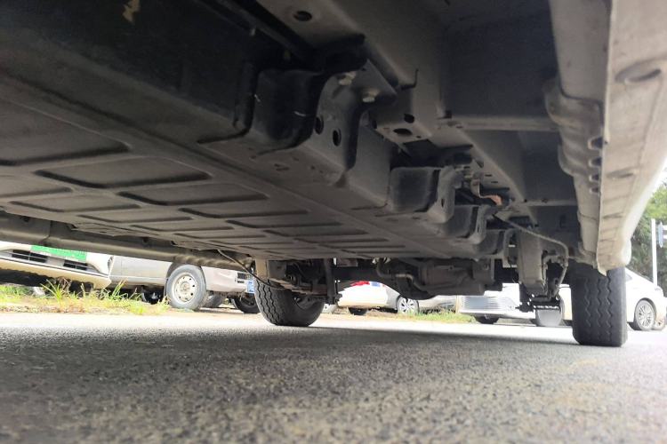 Used Wuling Yangguang 2024 300km Comfort-Grade Passenger Van 60kW
