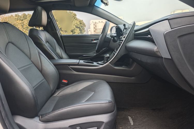 Used Toyota Avalon 2019 Dual-Engine 2.5L Luxury Edition China VI Standard
