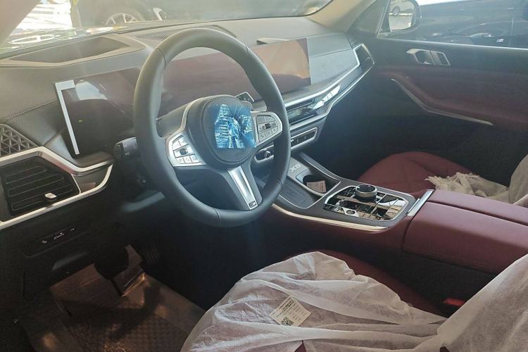 Used BMW X5 2023 xDrive 30Li Luxury M Sport Package
