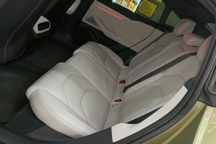 Used  SU7 2024 Rear-Drive Ultra-Long Range Advanced Pro-Level Intelligent Driving Version