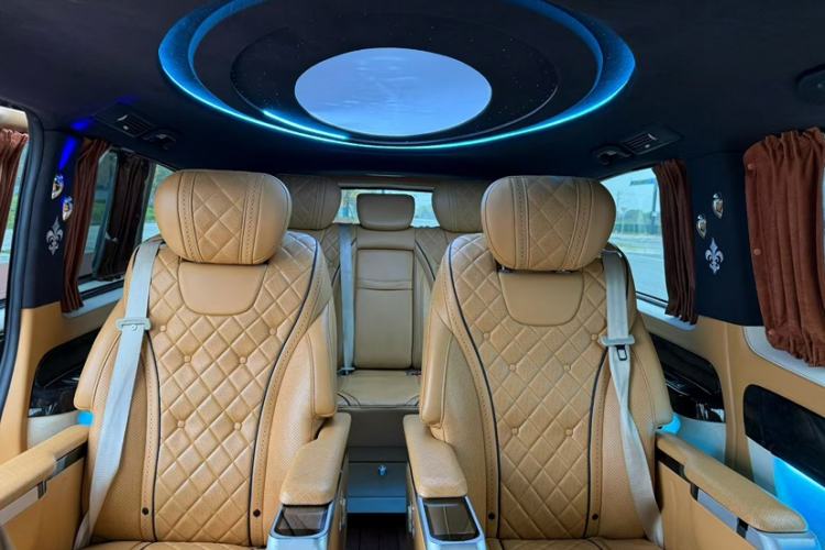 Used Mercedes-Benz Vito 2018 2.0T Elite Version 7 Seats China VI Emission Standard
