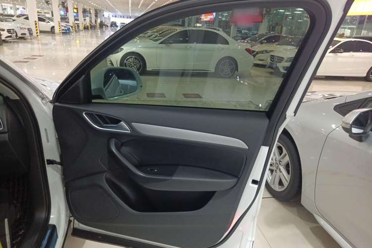 Used Audi Q3 2017 35 TFSI Fashion Model
