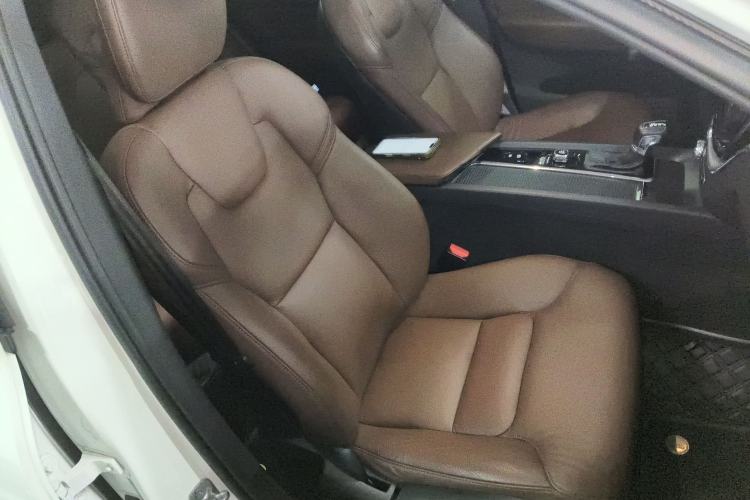 Used Volvo XC60 2019 T5 4x4 Smart Edition China VI Standard