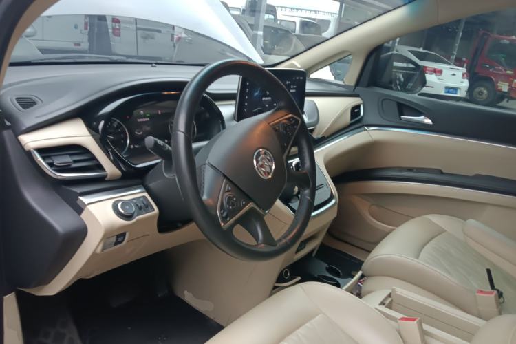 Used Buick GL8 2023 Facelifted Land Cruiser Executive Luxury Version