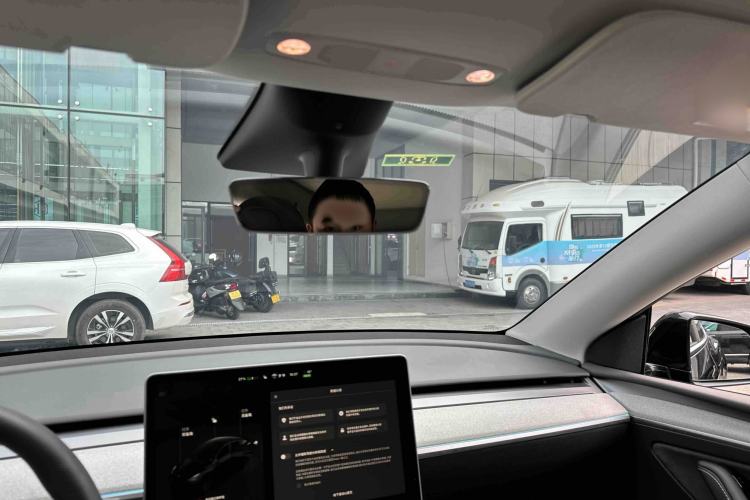 Used Tesla Model Y 2023 Rear-Wheel-Drive Version
